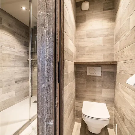 Edelweiss F2 Joli Deux Pieces Idealement Place Dans Le Centre De *